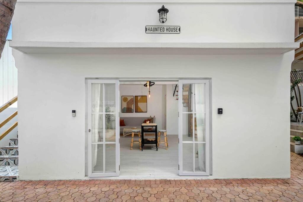 Villa Bohemia - Gated Estate - 1 Of 2 *